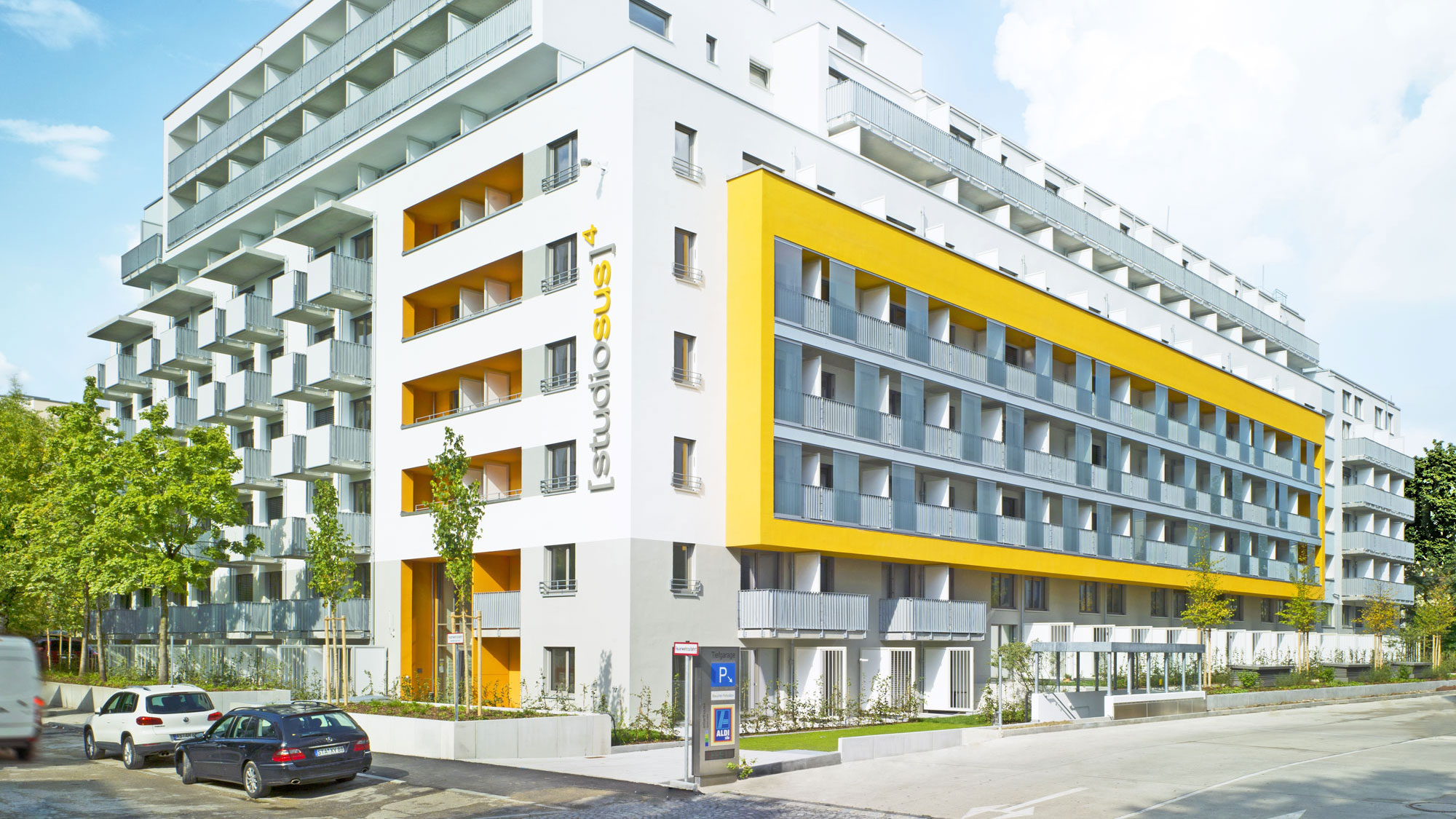 Neubauprojekt studiosus 4 - Außenansicht der Wohnanlage mit hochmodernen Studentenapartements in einzigartiger Lage in München